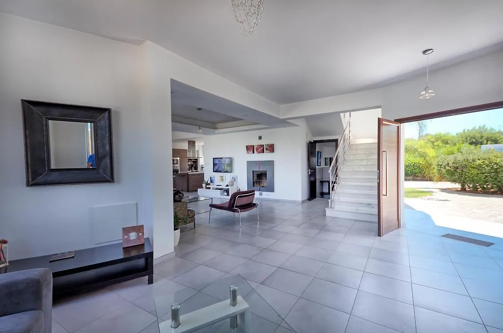 Akefalou Bay Villa Protaras Kıbrıs